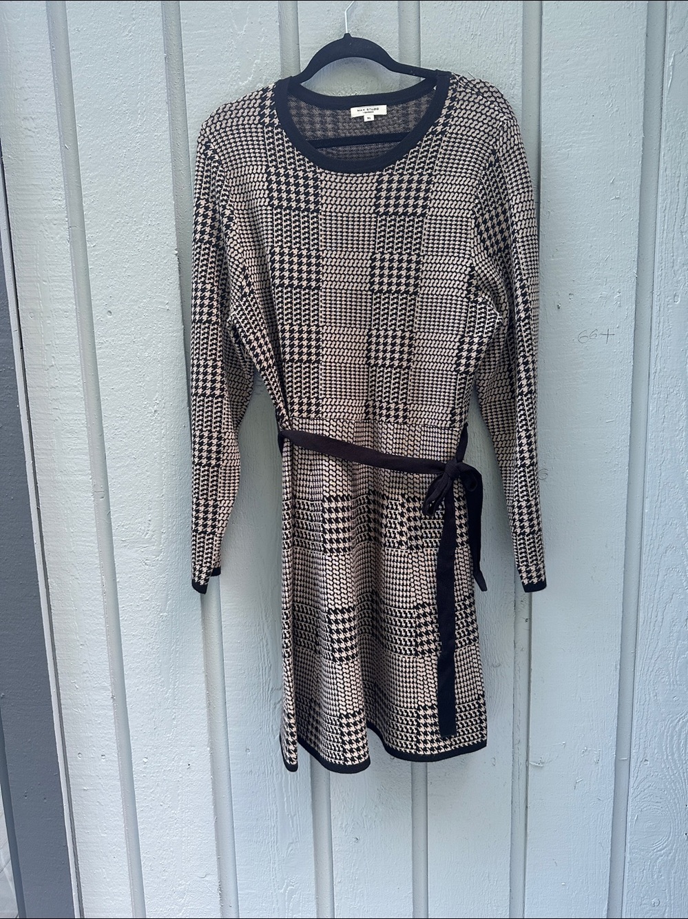 Max Studio Black and Cream Houndstooth Long Sleeve Knit Dress with Self-Tie Belt